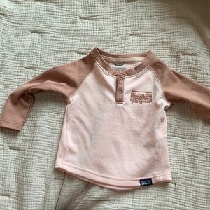 Patagonia Baby Capilene Henley 12-18  worn a couple of times,excellent condition